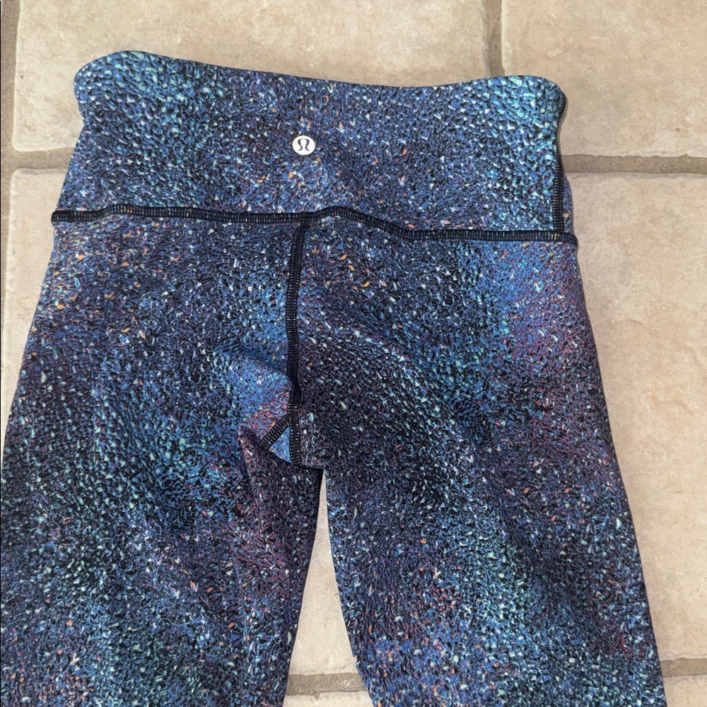 Lululemon - Picture 2 of 3